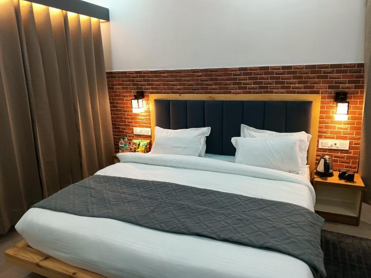 Red Roof Inn ラムナガル エクステリア 写真