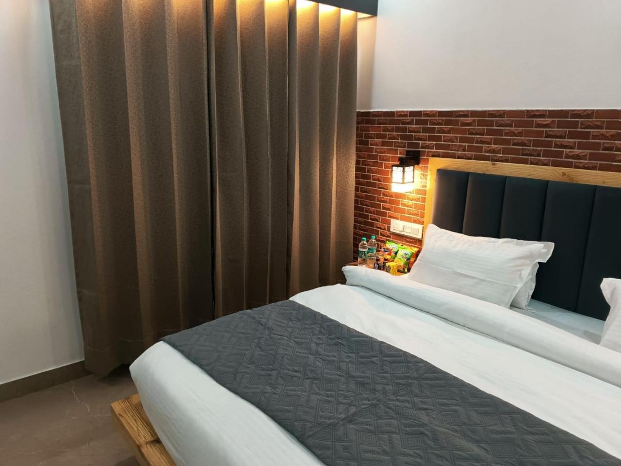 Red Roof Inn ラムナガル エクステリア 写真