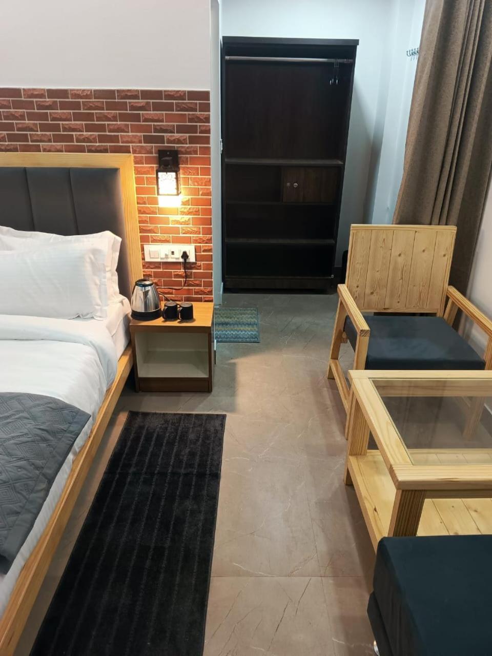 Red Roof Inn ラムナガル エクステリア 写真