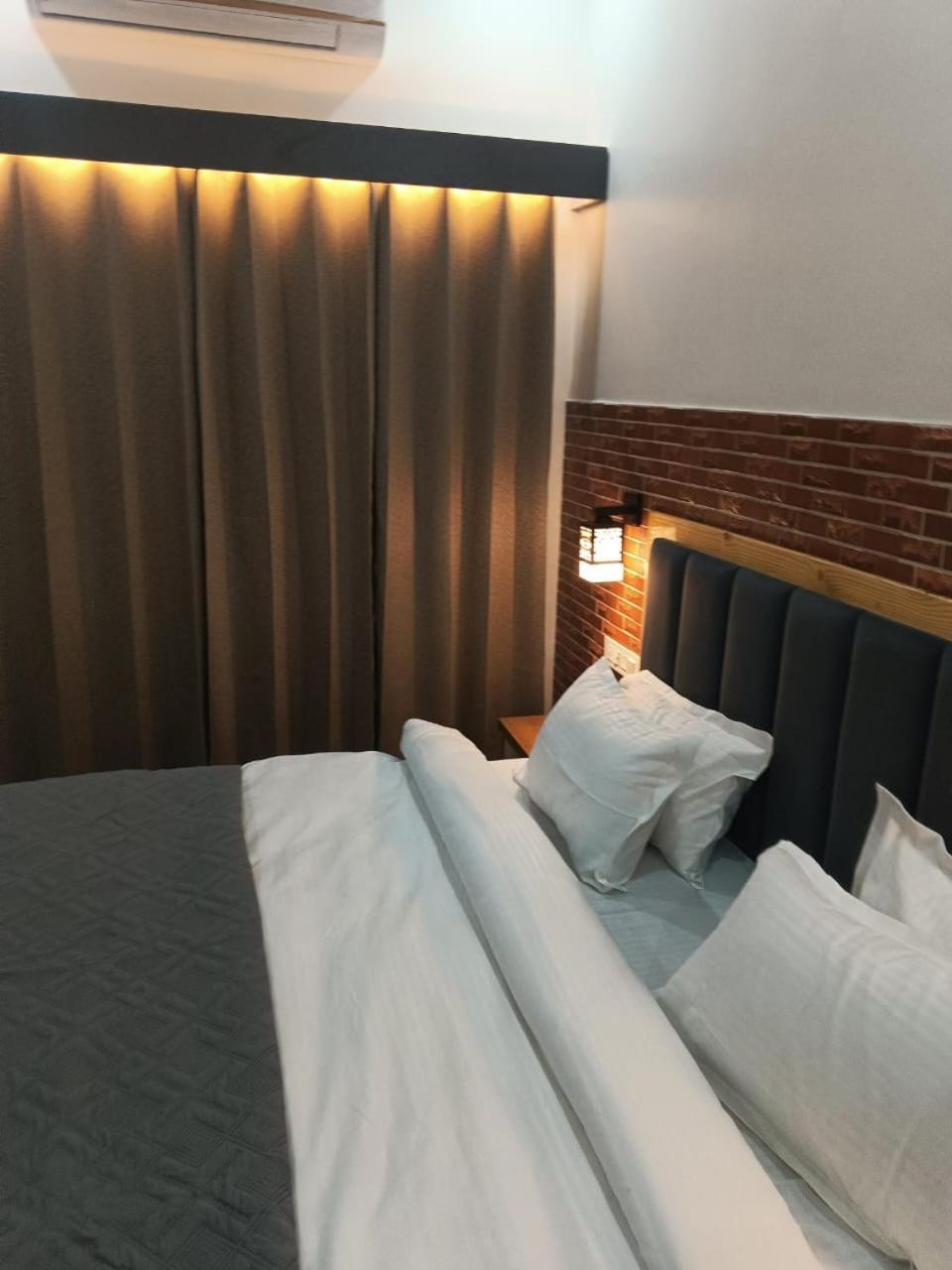 Red Roof Inn ラムナガル エクステリア 写真