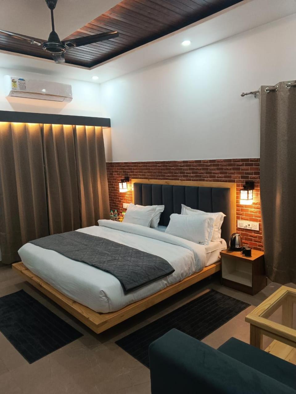 Red Roof Inn ラムナガル エクステリア 写真