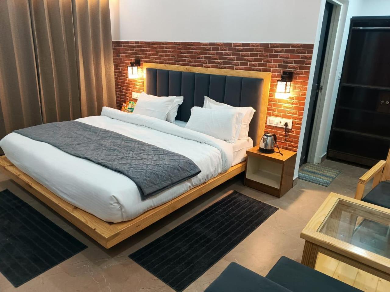Red Roof Inn ラムナガル エクステリア 写真